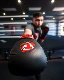 TITLE Classic Shredded Boxing Gloves -Top Boxing Store CABG10BKRD 3