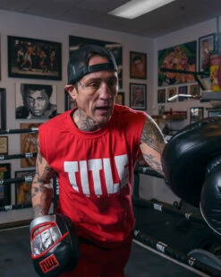 TITLE Boxing Valiant Punch Mitts -Top Boxing Store VLTPMBKSV 3