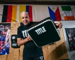 TITLE Boxing Square Punch & Kick Shield 13 TITLE Boxing Square Punch & Kick Shield -Top Boxing Store pshsq bk wh 1